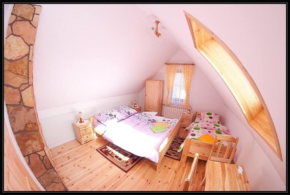 Swiety Spokoj Palesnica 외부 사진